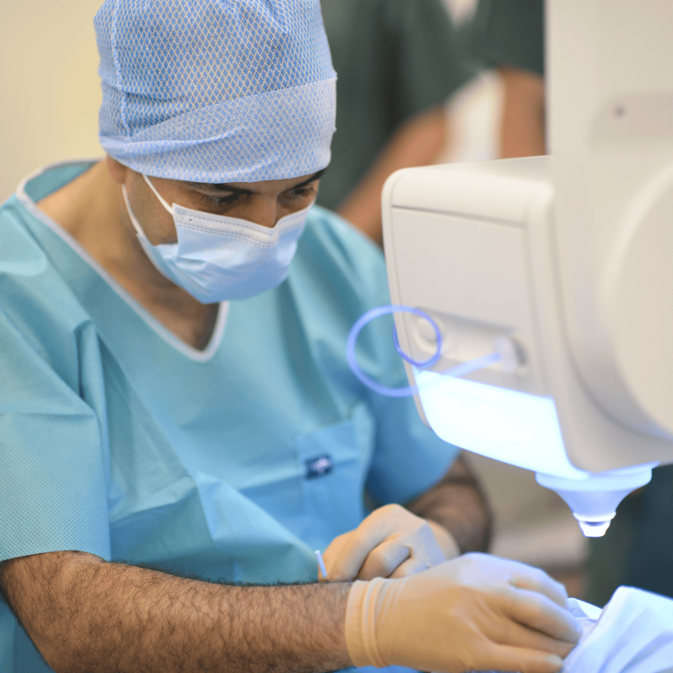 Docteur Eiad Bouz chirurgien laser